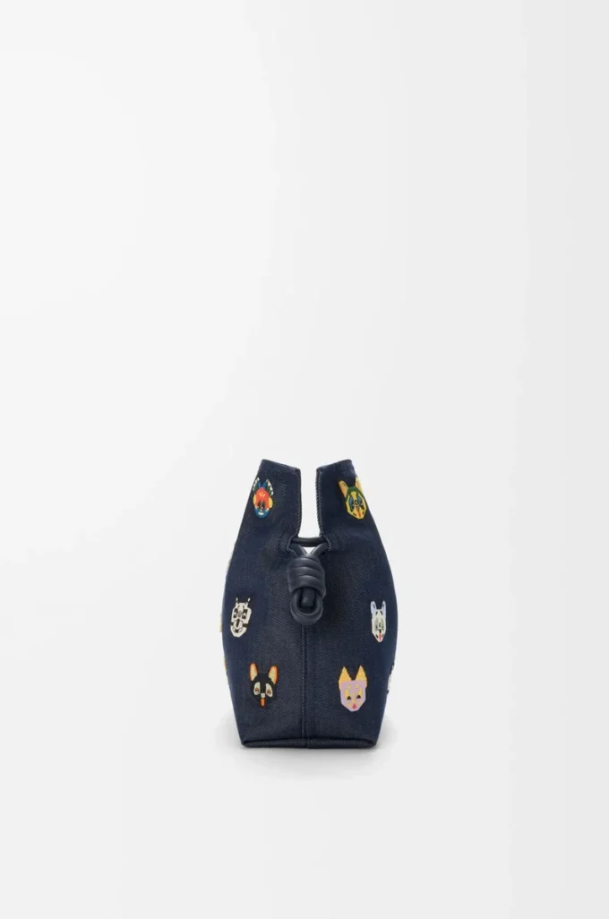 Cats medium Flamenco-clutch i broderad denim Blå Cats medium Flamenco-clutch i broderad denim Blå