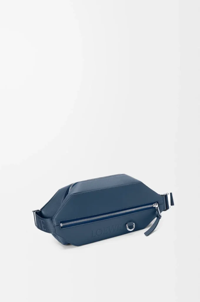 Convertible sling i klassiskt kalvskinn Indigo Dye Convertible sling i klassiskt kalvskinn Indigo Dye