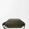 Convertible sling i klassiskt kalvskinn, mörk khaki Convertible sling i klassiskt kalvskinn, mörk khaki