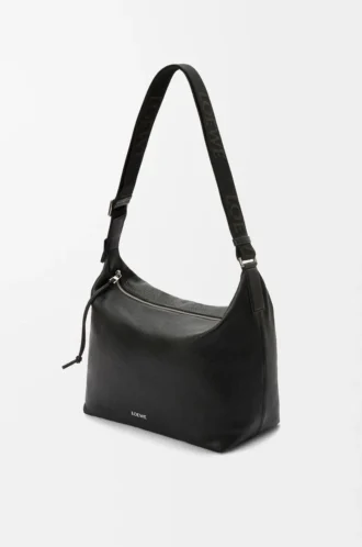 Cubi crossbody-väska i mjukt kornat kalvskinn Svart