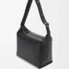 Cubi crossbody-väska i mjukt, slätt kalvskinn och jacquard, svart Cubi crossbody-väska i mjukt, slätt kalvskinn och jacquard, svart