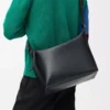 Cubi crossbody-väska i mjukt, slätt kalvskinn och jacquard, svart Cubi crossbody-väska i mjukt, slätt kalvskinn och jacquard, svart