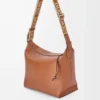 Cubi Crossbody-väska i mjukt, slätt kalvskinn och jacquard Tan Cubi Crossbody-väska i mjukt, slätt kalvskinn och jacquard Tan