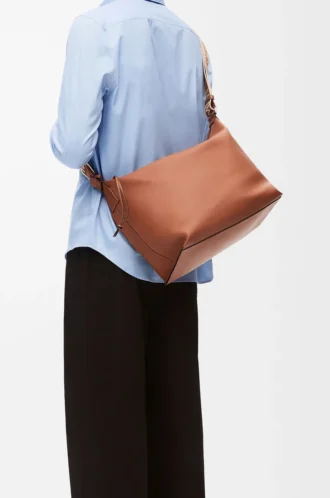 Cubi Crossbody-väska i mjukt, slätt kalvskinn och jacquard Tan