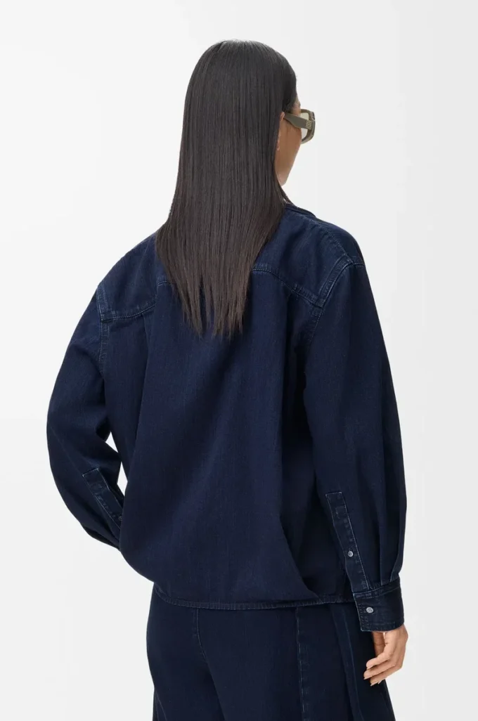 Drapad skjorta i denim, mörk indigo Drapad skjorta i denim, mörk indigo