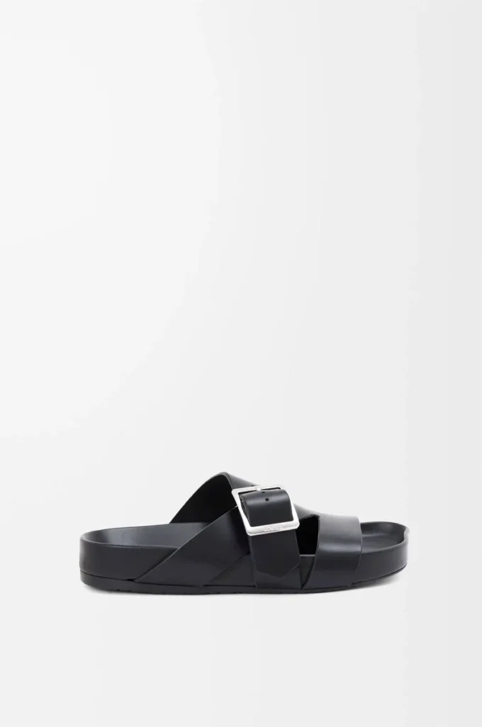 Ease Buckle-sandaler i vegetabiliskt garvat kalvskinn Svart