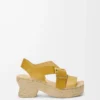 Espadrillesandaler med plattform i vegetabiliskt garvat kalvskinn, ockra
