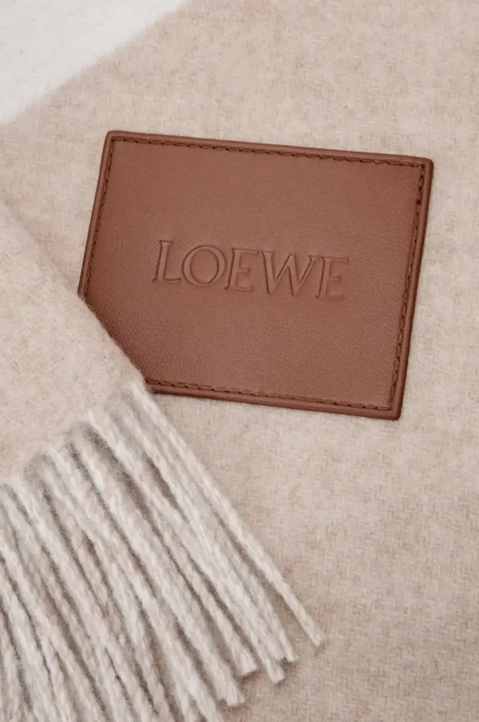Filt i ull och kashmir Beige/Ecru Filt i ull och kashmir Beige/Ecru