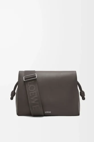 Flamenco satchel i glänsande mjukt kalvskinn Mörkgrå