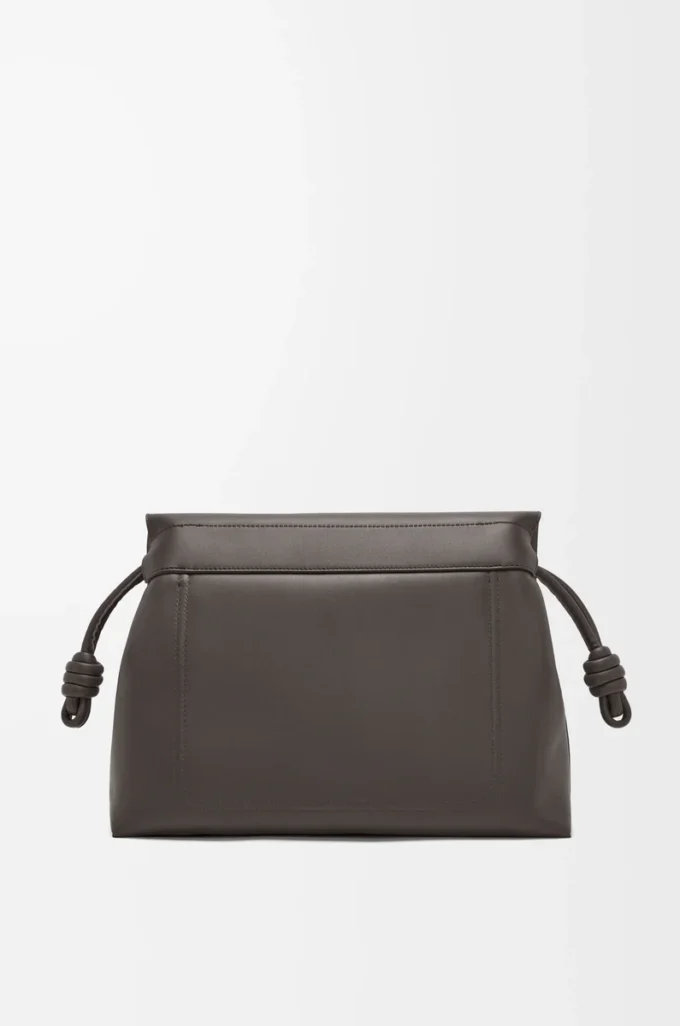 Flamenco satchel i glänsande mjukt kalvskinn Mörkgrå Flamenco satchel i glänsande mjukt kalvskinn Mörkgrå