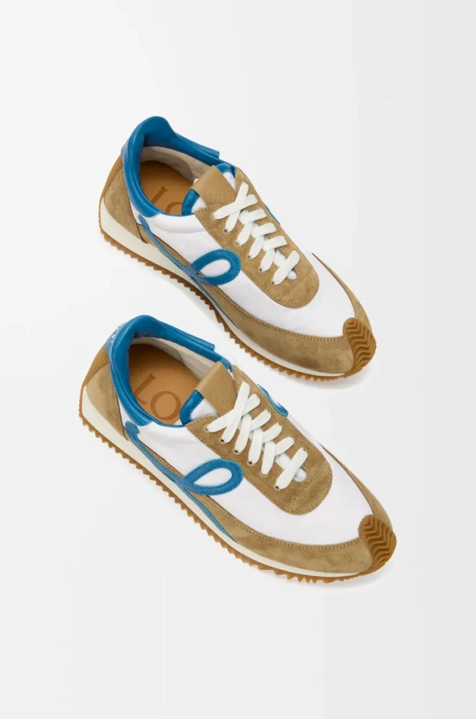 Flow Runner 2.0 i nylon och mocka Sand/Blå/Vit Flow Runner 2.0 i nylon och mocka Sand/Blå/Vit