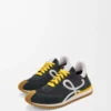 Flow Runner 2.0 i nylon och mocka Svart/Vit/Khakifärgad Flow Runner 2.0 i nylon och mocka Svart/Vit/Khakifärgad