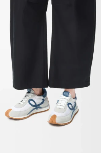 Flow Runner 2.0 i nylon och mocka Vit/Ljus denim