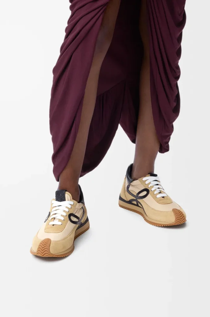 Flow Runner i nylon och mocka Guld/Svart Flow Runner i nylon och mocka Guld/Svart