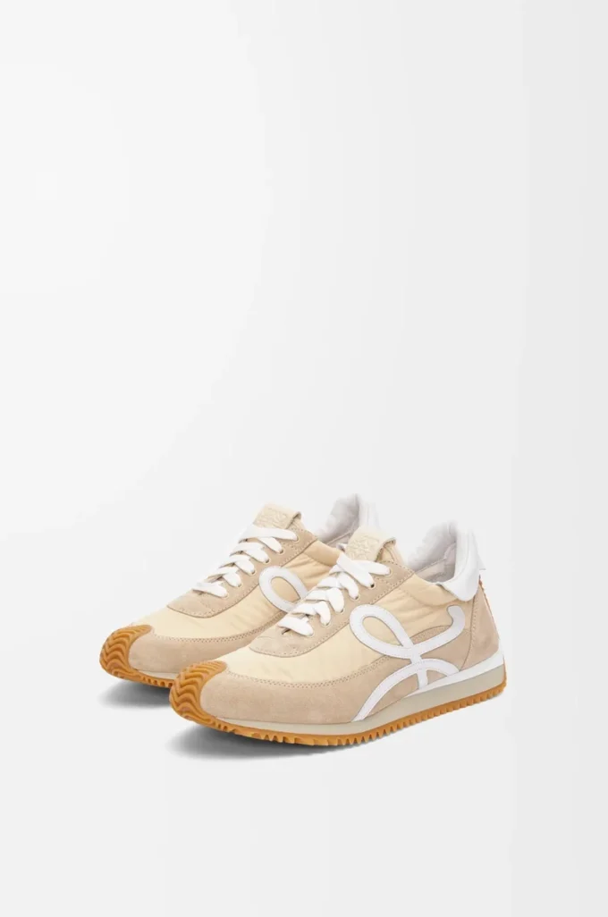 Flow Runner i nylon och mocka Light Powder Flow Runner i nylon och mocka Light Powder