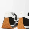 Flow Runner i nylon och mocka Svart/Vit Flow Runner i nylon och mocka Svart/Vit