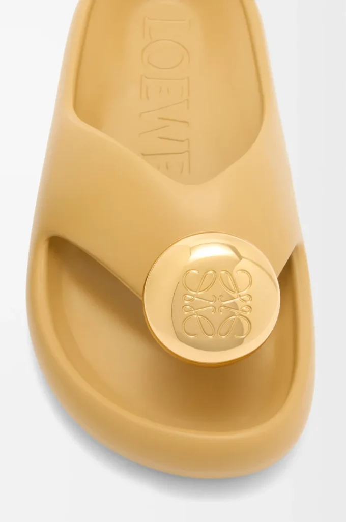 Foam Pebble sandal Medium Concealer/Gold