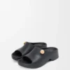 Foam Pebble-sandaler Svart/Guld Foam Pebble-sandaler Svart/Guld