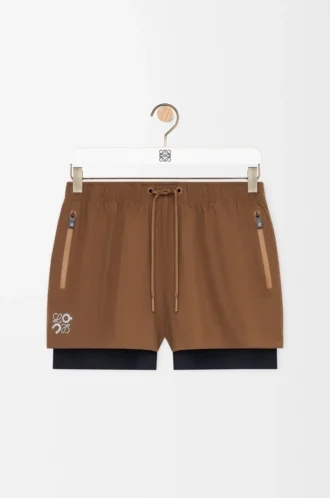Funktionsshorts i teknisk skalväv Toffee Funktionsshorts i teknisk skalväv Toffee