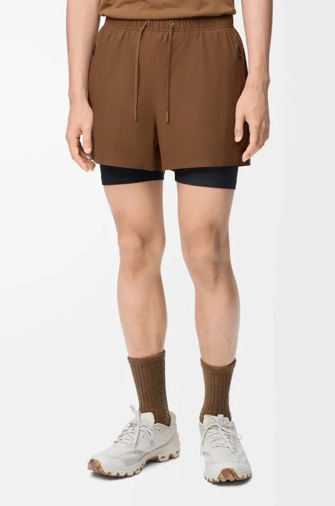 Funktionsshorts i teknisk skalväv Toffee