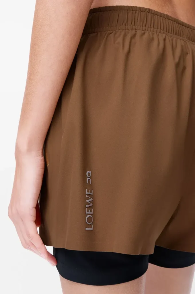 Funktionsshorts i teknisk skalväv Toffee Funktionsshorts i teknisk skalväv Toffee