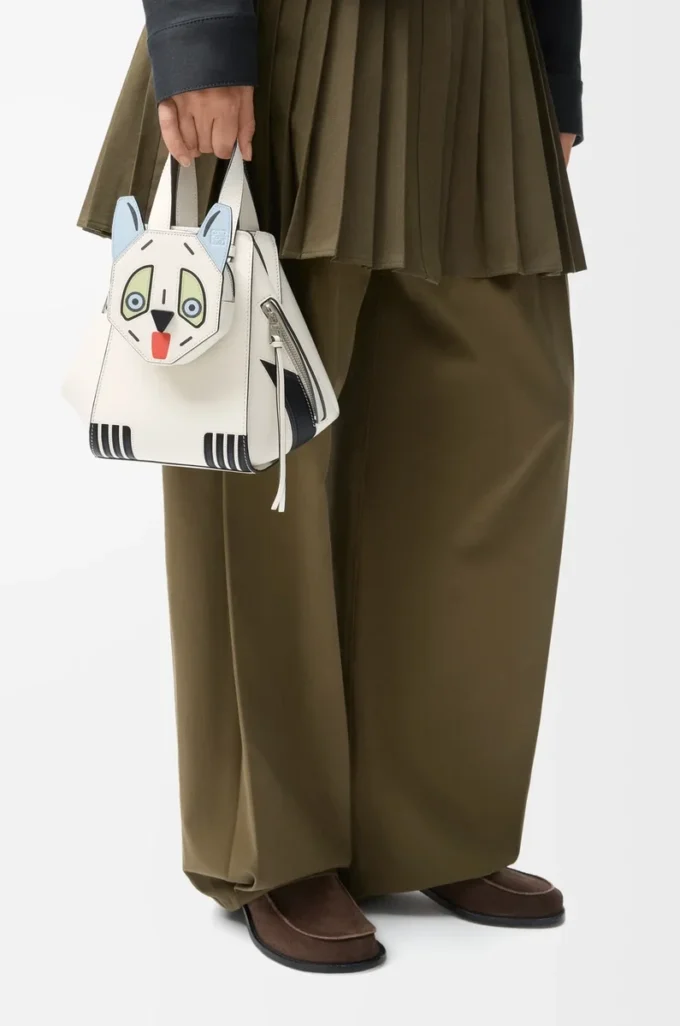 Futurist Cat kompakt Hammock-väska i klassiskt kalvskinn Soft White