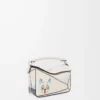 Futurist Cat mini Puzzle-väska i klassiskt kalvskinn Soft White Futurist Cat mini Puzzle-väska i klassiskt kalvskinn Soft White