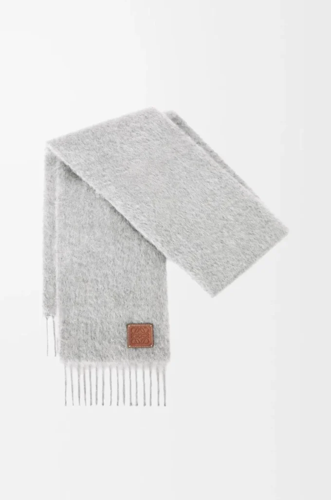 Halsduk i mohair och ull Ljusgrå Halsduk i mohair och ull Ljusgrå