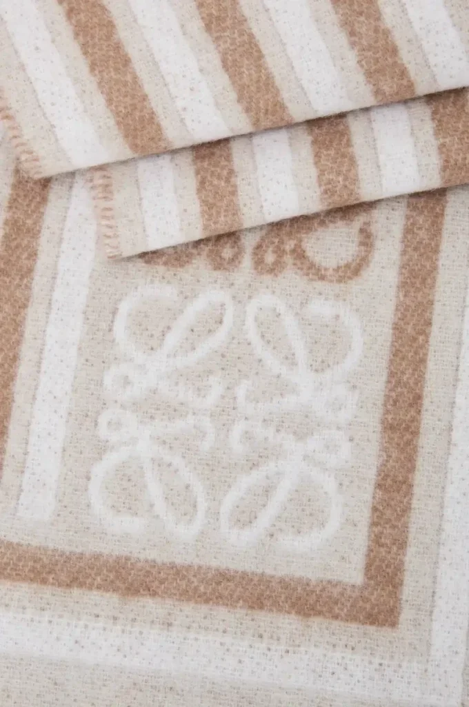 Halsduk i ull och kashmir Ljusbeige Halsduk i ull och kashmir Ljusbeige