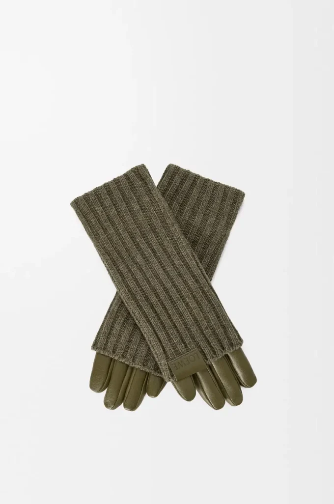 Handskar i kashmir och nappalammskinn Mörk khaki Handskar i kashmir och nappalammskinn Mörk khaki