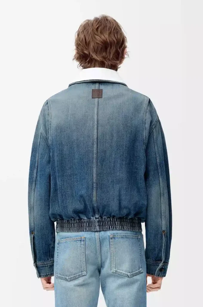 Jacka med dragkedja i denimblått Jacka med dragkedja i denimblått