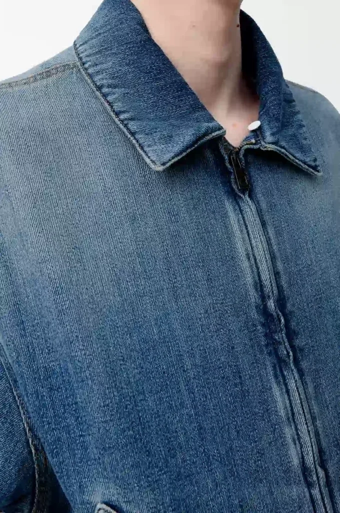 Jacka med dragkedja i denimblått Jacka med dragkedja i denimblått