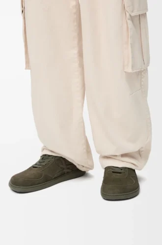 Jambo-sneakers i kalvskinnssuede Olivgrön