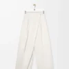 Jeans med omlottdesign i denim. Vit Jeans med omlottdesign i denim. Vit