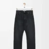 Jeans med raka ben i denim, tvättad svart Jeans med raka ben i denim, tvättad svart