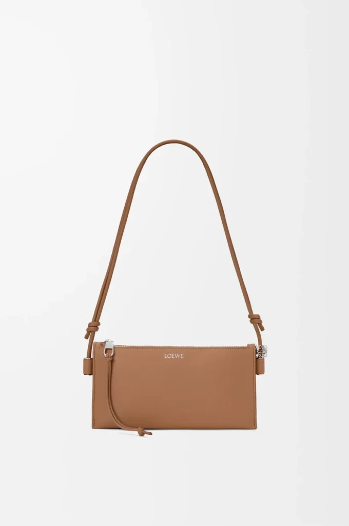 Joya-påse i nappa kalvskinn Mocha Joya-påse i nappa kalvskinn Mocha
