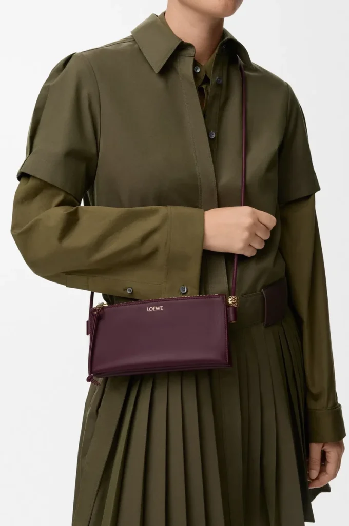 Joya-påse i nappa kalvskinn Mörk burgundy Joya-påse i nappa kalvskinn Mörk burgundy