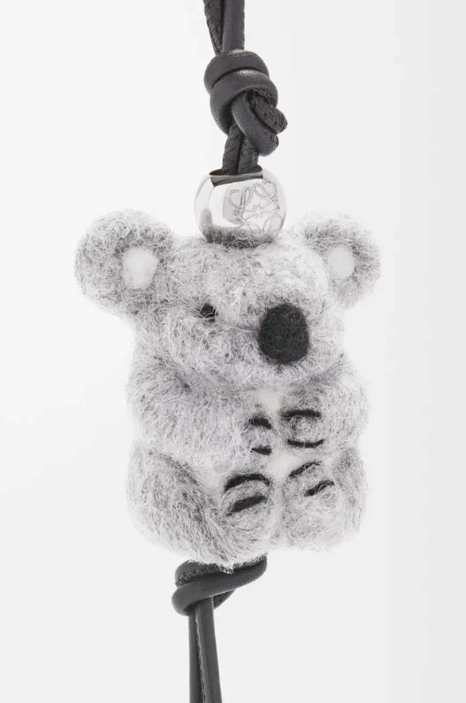Koala-berlock i filt och kalvskinn, ljusgrå/svart