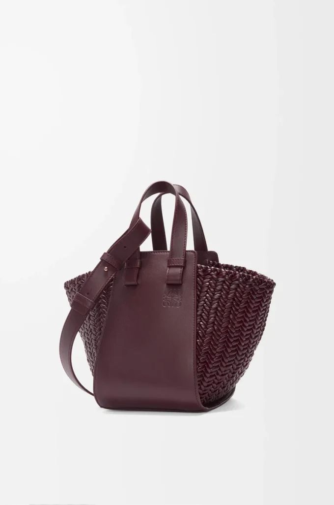 Kompakt Hammock-väska i kalvskinn, mörk burgundy Kompakt Hammock-väska i kalvskinn, mörk burgundy