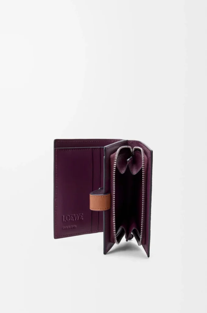 Kompakt plånbok med dragkedja i mjukt kornat kalvskinn Dirty Mauve/Squirrel Kompakt plånbok med dragkedja i mjukt kornat kalvskinn Dirty Mauve/Squirrel