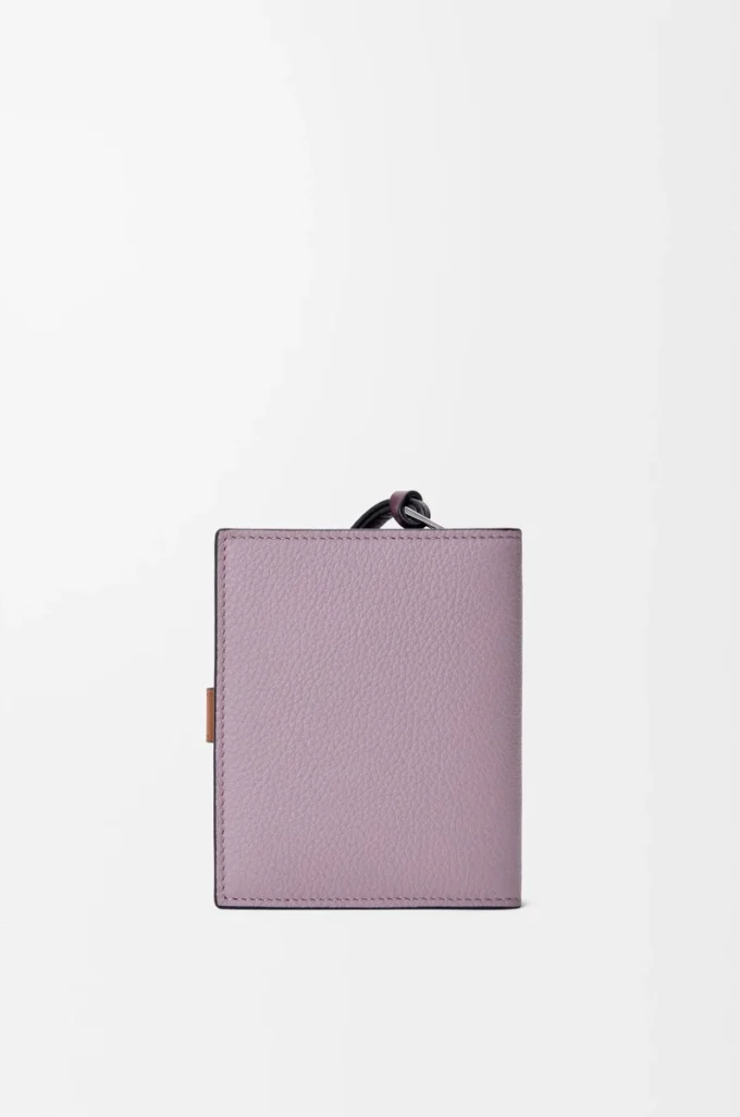 Kompakt plånbok med dragkedja i mjukt kornat kalvskinn Dirty Mauve/Squirrel Kompakt plånbok med dragkedja i mjukt kornat kalvskinn Dirty Mauve/Squirrel