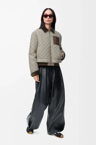 Kort jacka i tekniskt tyg Medium Grey