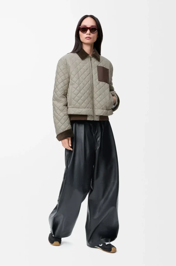 Kort jacka i tekniskt tyg Medium Grey Kort jacka i tekniskt tyg Medium Grey