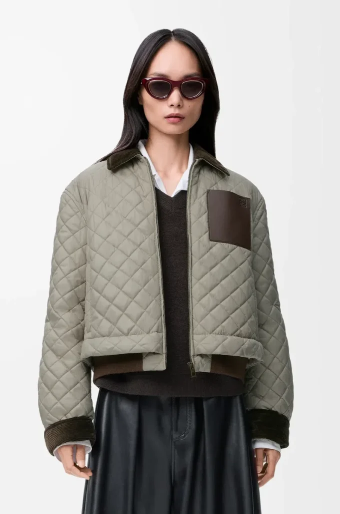 Kort jacka i tekniskt tyg Medium Grey Kort jacka i tekniskt tyg Medium Grey