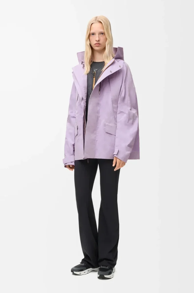 Kort parkas i teknisk bomull Lila Kort parkas i teknisk bomull Lila