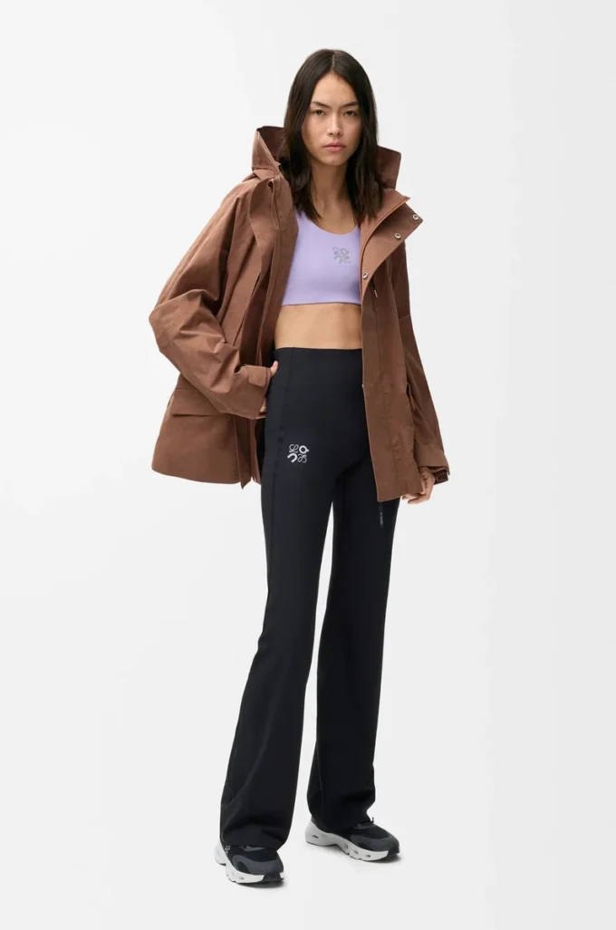 Kort parkas i teknisk bomull Toffee Kort parkas i teknisk bomull Toffee