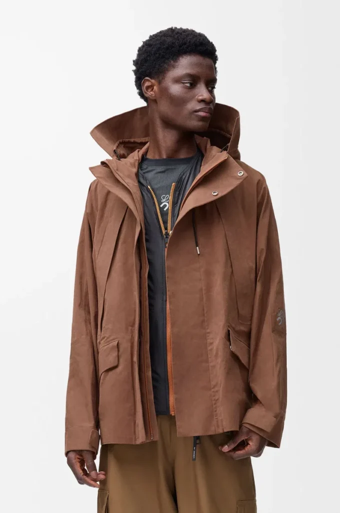 Kort parkas i teknisk bomull Toffee Kort parkas i teknisk bomull Toffee