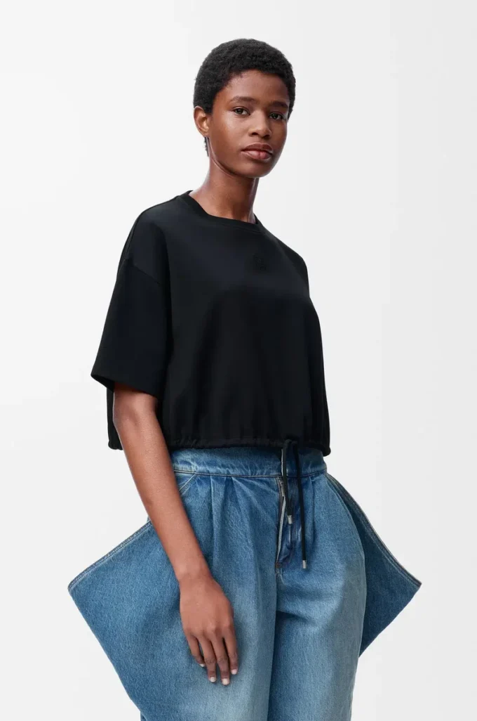 Kort T-shirt i bomull Svart Kort T-shirt i bomull Svart