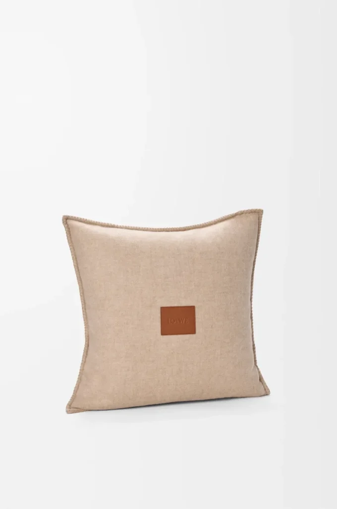 Kudde i ull och kashmir Beige/Ecru Kudde i ull och kashmir Beige/Ecru