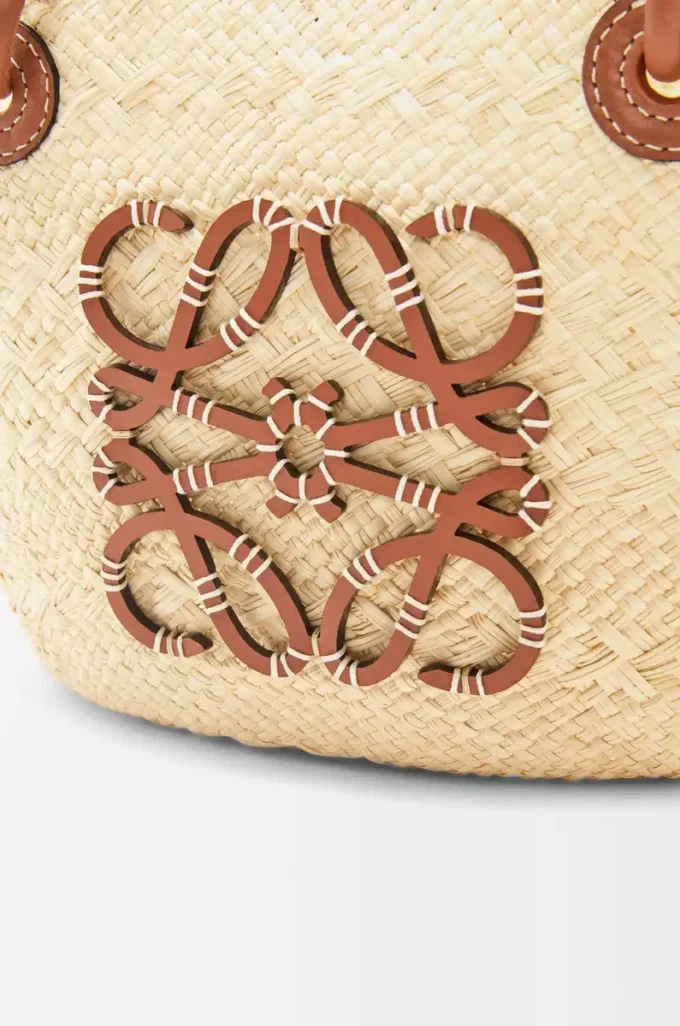 Liten Anagram Basket-väska i iracapalmblad och kalvskinn Natur/Tan Liten Anagram Basket-väska i iracapalmblad och kalvskinn Natur/Tan